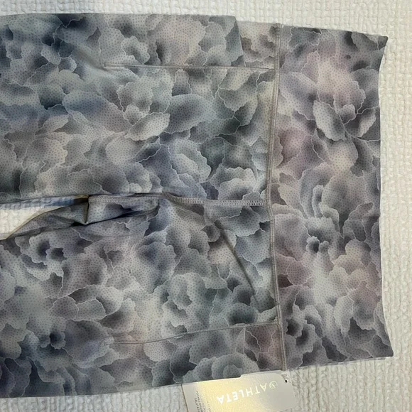 Athleta Salutation Stash Leggings - Picture 6 of 10